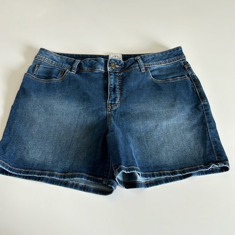 St John’s Bay Women’s Short Mid Rise Shorts